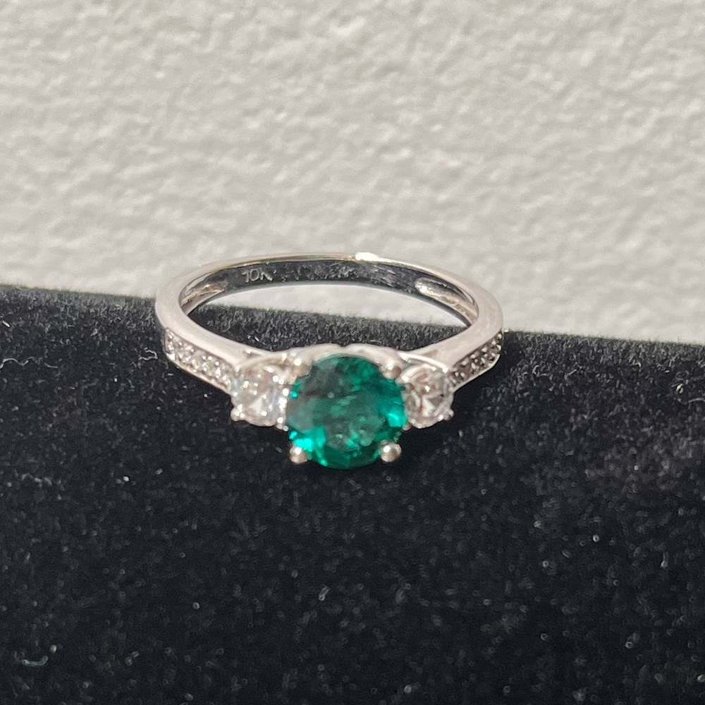 10K Gold People’s Lab-Created Emerald & White Sapphire & Diamond Ring size 5.5